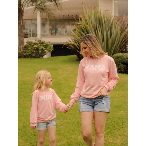 PANTALON CON DETALLE DE CINTURON DORADO