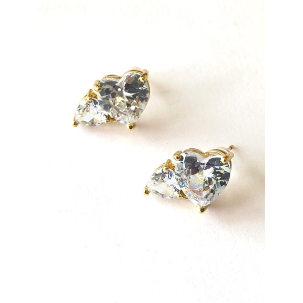 ARETES EN FORMA DE CORAZON CON DETALLE DE CIRCONES