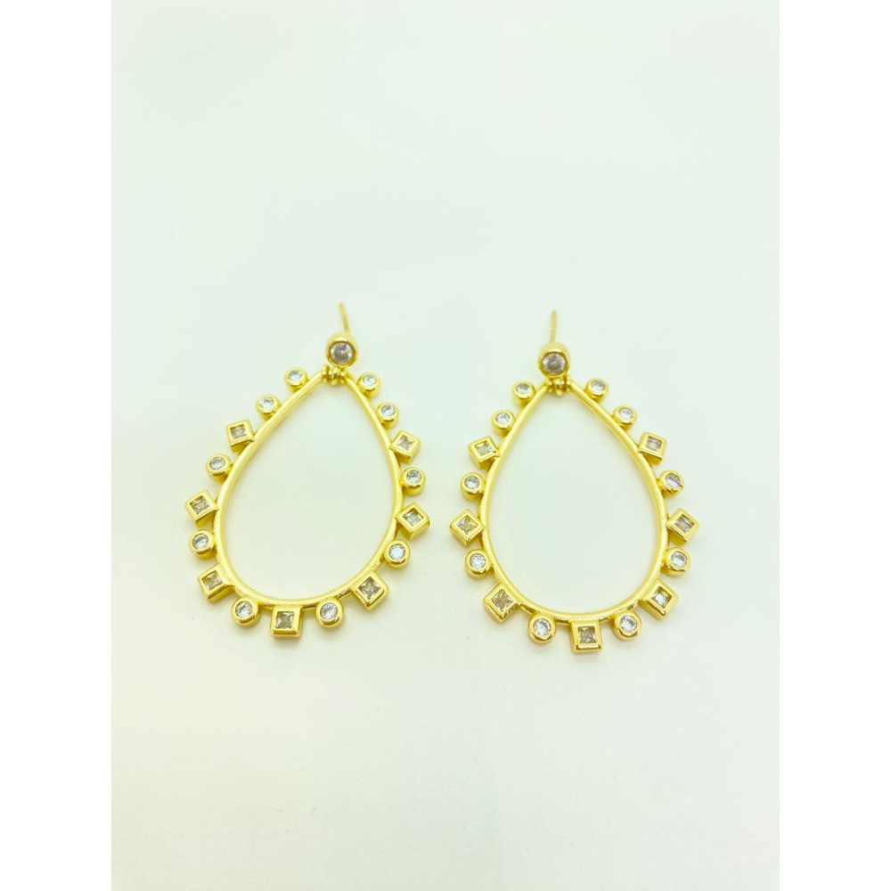 ARETE DORADO CON CIRCONES